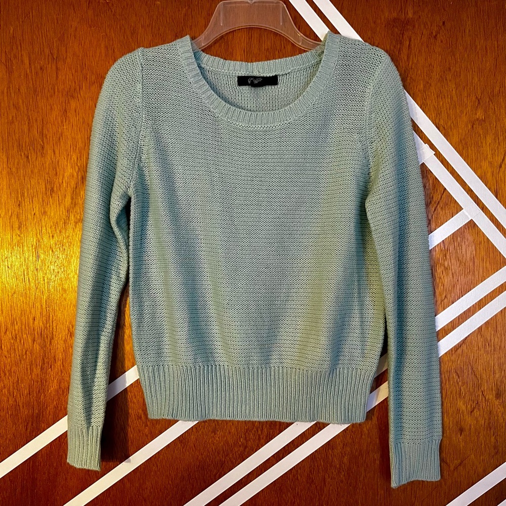 Light weight knit sweater